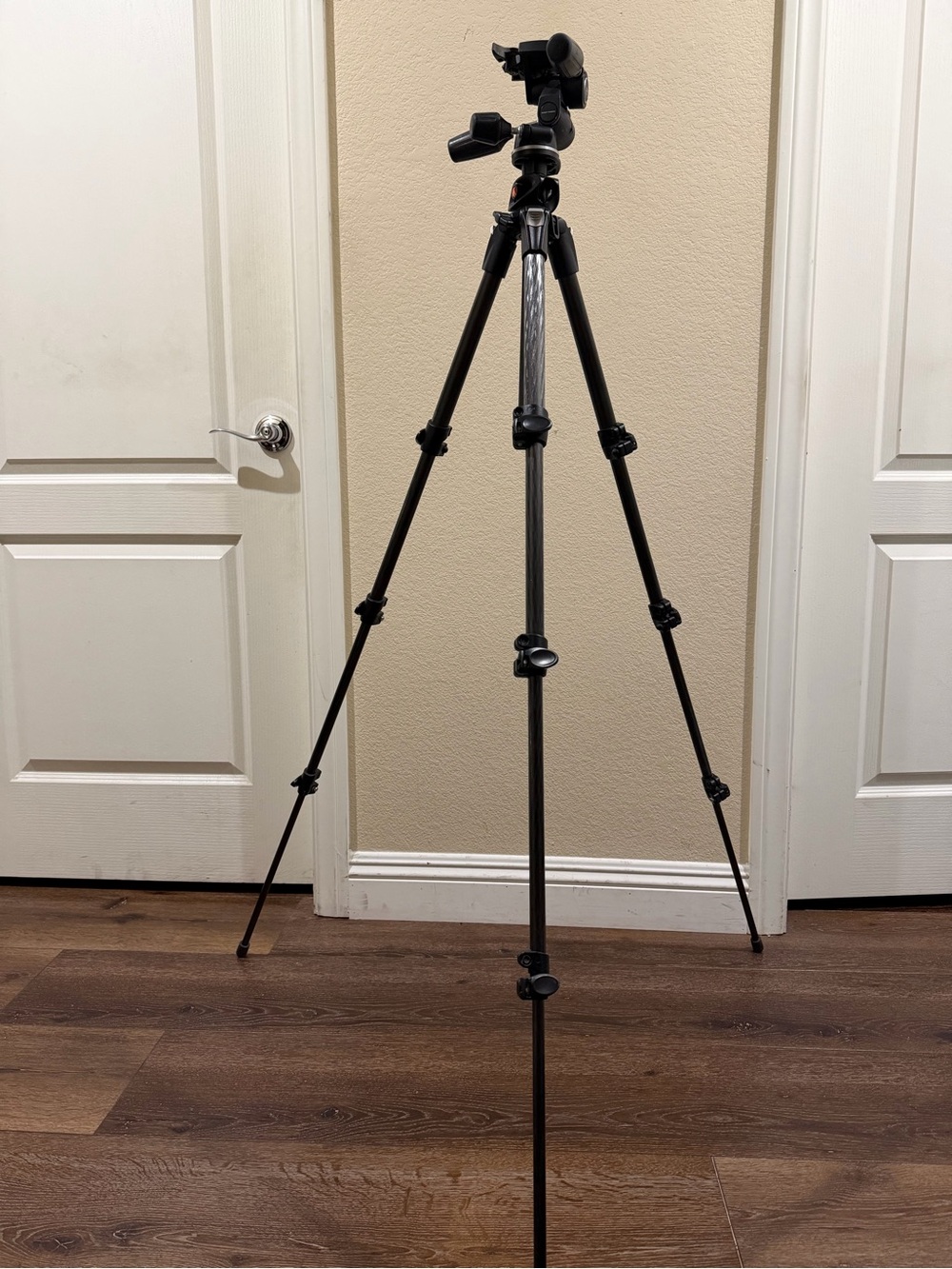 Manfrotto 190CXPRO4 tripods made in Italy magnesium carbon fiber - Picture 3 of 9